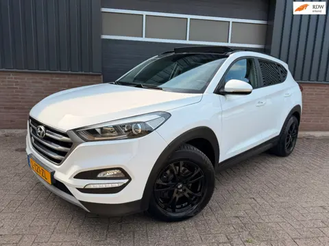 Hyundai Tucson 1.6 177PK T-GDi i-Motion 1900kg trekgewicht / Pano / Trekhaak / Navi / Camera