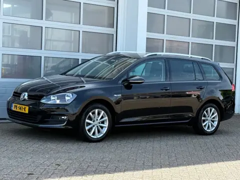 VOLKSWAGEN GOLF 1.2 TSI 110PK Lounge Aut. Navi Pdc Stoelverw Trekhaak NW APK!