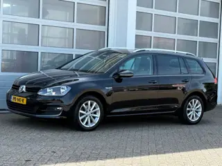 VOLKSWAGEN GOLF 1.2 TSI 110PK Lounge Aut. Navi Pdc Stoelverw Trekhaak NW APK!