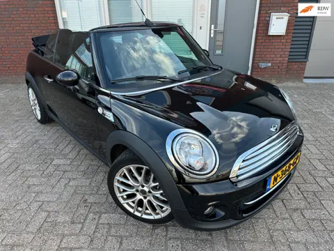 Mini Cabrio 1.6 Cooper Chili / Leder / PDC / Clima / Cruise / Stoelverw