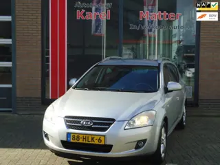 Kia Cee'd Sporty Wagon 1.6 Business Edition *TREKHAAK* *NAVIGATIE* *PARKEERSENSOREN*