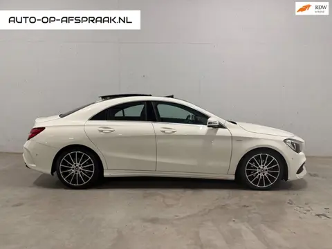 Mercedes-Benz CLA-klasse 180 AMG Pano Automaat Camera Navi