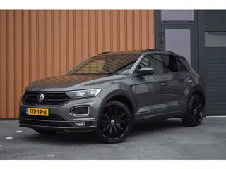 Volkswagen T-Roc 1.5 TSI 150pk DSG R-line | Pano | Camera | Trekhaak | Virtual | Beats