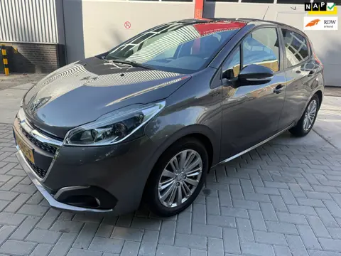 Peugeot 208 1.2 PureTech Signature