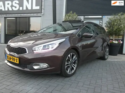 Kia Cee'd 1.6 GDI Super Pack Premium Achteruitrijcamera|Elec. pakket|LM|Panodak