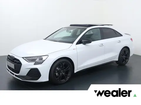 Audi A3 Limousine 30 TFSI S edition 116 pk S-tronic | 18" Velgen lichtmetaal | Elektrisch Panoramada