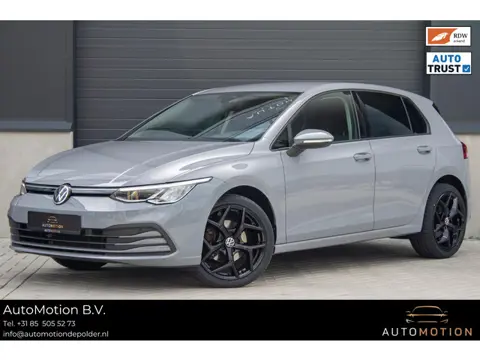 Volkswagen Golf 1.0 eTSI Life Harman Kardon Stoelverwarming ACC Sfeerverlichting