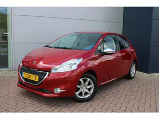 Peugeot 208 1.2 PureTech Style Pack Airco Navi Trekhaak 97.935km
