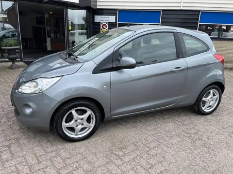 Ford Ka 1.2 Trend zeer net onderhouden, weinig km's,  nieuwe banden, uitlaatdemper nieuw.