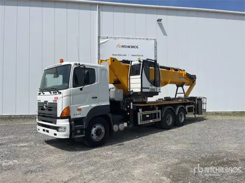 Hino 700 (bj 2016)