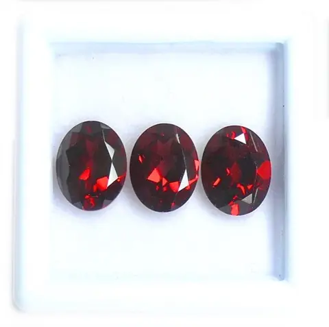 3 pcsRode granaat - geen minimumprijs - 6.72 ct