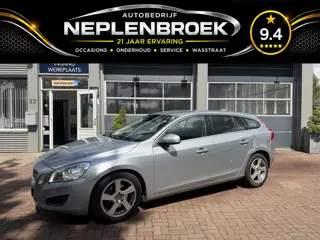 Volvo V60 2.0 D3 Momentum Bj 2012 Navi,trekhaak,clima,16inch,cv 164pk