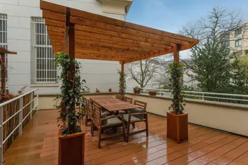 Woning aan de Binnengasthuisstraat te Amsterdam