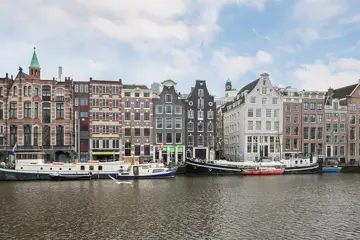 Woning aan de Amstel te Amsterdam