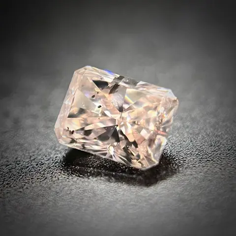 1 pcs Diamant - 0.19 ct - Radiant - light pinkish brown - P1