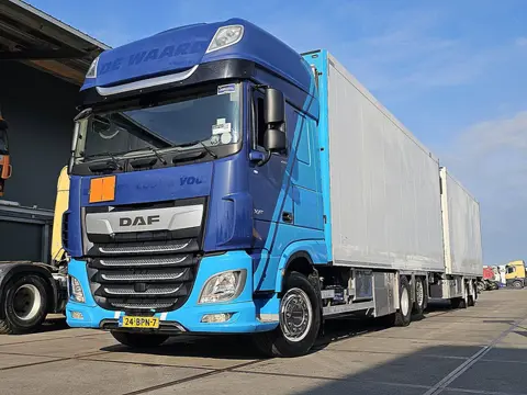 DAF XF 480 6x2 fan schmitz