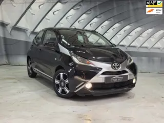 Toyota Aygo 1.0 VVT-i x-clusiv clima cruise navi keyless