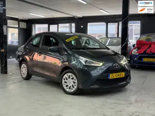 Toyota Aygo 1.0 VVT-i x-play Automaat | Camera | Dealer onderhouden 1e eigenaar