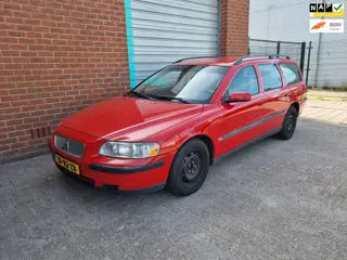 Volvo V70 2.4D Airco! Bj:2005 NAP!