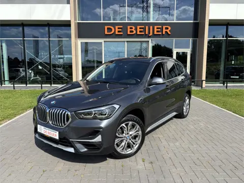 BMW X1 xDrive20i High Executive Trekhaak I Navi I Leder