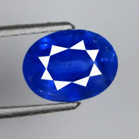Blauw Saffier - 3.89 ct