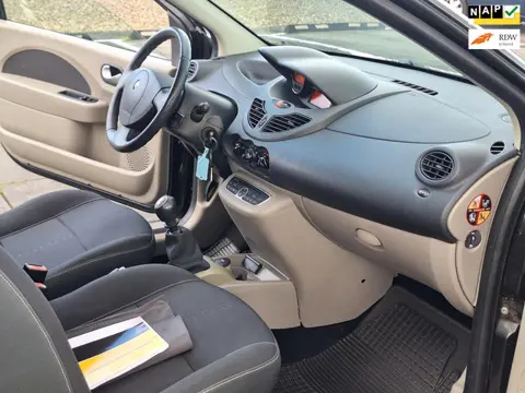 Renault Twingo €2250,-1.2-16V Night & Day Apk 2027 Nappas