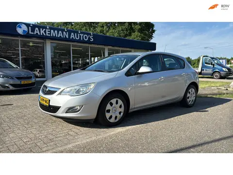 Opel Astra 1.6 Edition Silverline AUTOMAAT Carplay Camera Huurkop Inruil APK Garantie