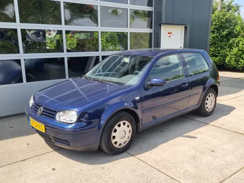 Volkswagen Golf 1.6-16V