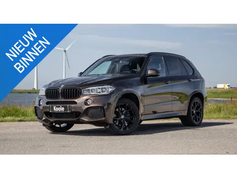 BMW X5 xDrive35i High Executive M PAKKET / SOFT CLOSE / STOELVERWARMING / BRUIN LEER / PRACHTIG !!