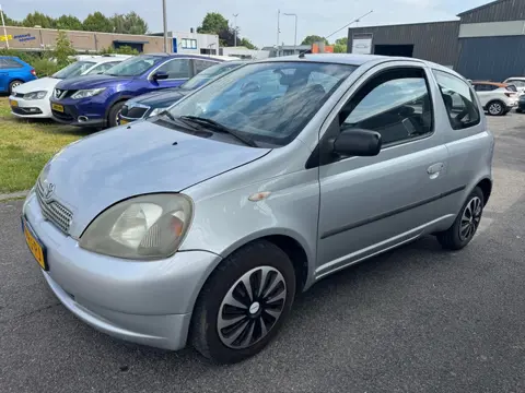 Toyota Yaris 1.3-16V VVT-i Sol Automaat Airco