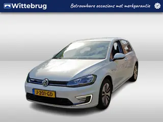 Volkswagen e-Golf E-DITION / SOH 92%/ AUTOMAAT/ PARKEER SENSOREN V+A/ STOELVERWARMING/ CRUISE/ NAVI/