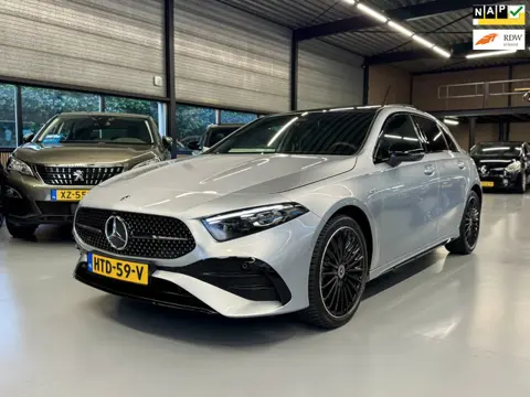 Mercedes-Benz A-klasse 250 e Business Solution AMG l Pano l 360* l HUD l Sfeer