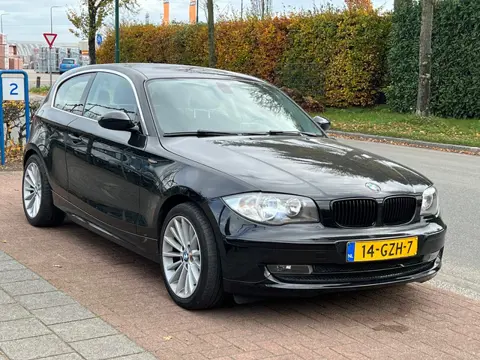 BMW 1-serie 116i Business Line *Navi | APK 11-2026