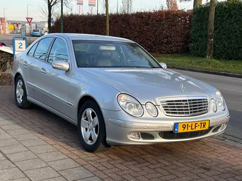 Mercedes-Benz E-klasse 240 Avantgarde *Automaat