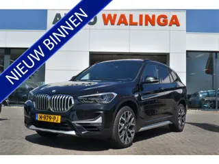BMW X1 2.0 192 pk Autom. | Panoramdak | Trekhaak 1800kg | Leer | Head Up | Achteruitrijcamera | sDri