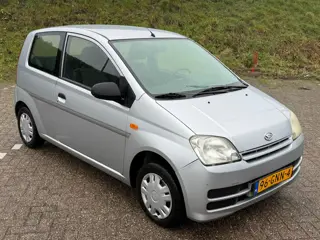 Daihatsu Cuore 1.0-12V 100th Anniversary! KMST NAP! STUURBEKRACHTEGING l AUDIO AUX! LEUKE AUTO!