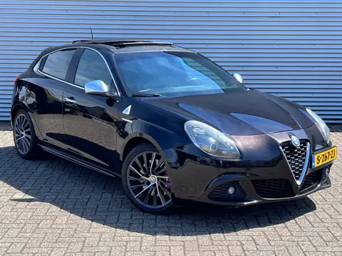 Alfa Romeo Giulietta 1.7 TBi Quadrifoglio Verde | PANO | AIRCO | LEER | CARPLAY | 240PK | INRUIL MOG
