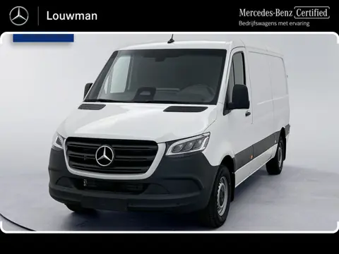 Mercedes-Benz Sprinter 319 1.9 CDI L2H1 Pro Stoelverwarming 3500kg trekhaak Distronic Navigatie BPM 