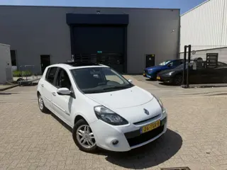 Renault Clio 1.5 dCi Panoramadak|Navigatie|Bleutooth|Clima