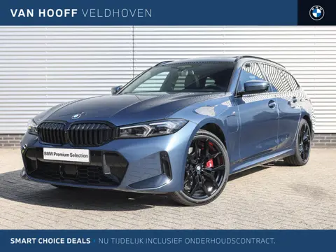 BMW 3 Serie Touring 330e M Sport Automaat / Panoramadak / Trekhaak / Sportstoelen / M Adaptief onder