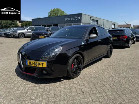 Alfa Romeo Giulietta 1.6 JTDm Super Quadrifoglio Automaat | Clima | Navi | Leder | Apple carplay | E