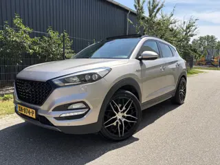 Hyundai Tucson 1.6 T-GDi Premium / PANORAMADAK / LEER / NAVI / CRUISE / TREKHAAK / 140dkm!