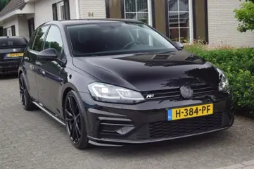 VOLKSWAGEN GOLF 1.5 TSI (150pk) DSG R-line LED/Keyless/Camera/Massage/19 inch