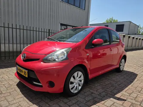 Toyota Aygo 1.0 VVT-i Access-Led-Elek. Ramen-Apk 22-04-2027