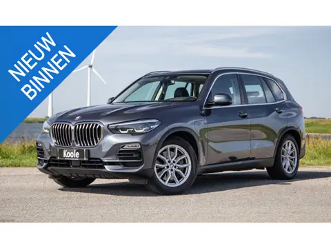 BMW X5 xDrive45e High Executive CARPLAY / CAMERA / DEALER ONDERHOUDEN / ZWART LEER / STOELVERWARMING