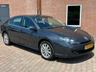 RENAULT LAGUNA 2.0.16V  CELSIUM AIRCO NAVI L.M.VELGEN TREKHAAK