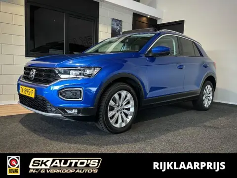 VOLKSWAGEN T-ROC 1.0 TSI STYLE l NAP l DIGITAAL l ELEK KLEP l PANORAMA l PDC l CARPLAY l 