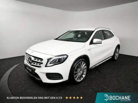 Mercedes-Benz GLA-klasse 200 Business | Trekhaak | Achteruitrijcamera | Leder | Navigatie |