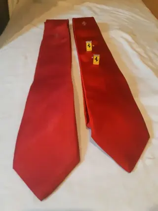 Kleding - 2 cravate et 1 paire de bouton - Ferrari -