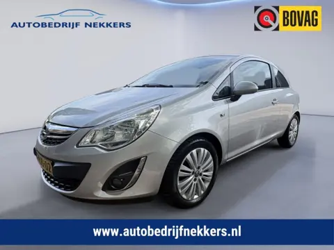 OPEL CORSA 1.4-16V DESIGN ED